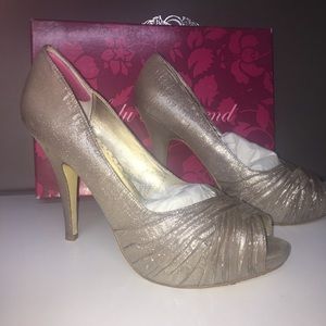Lulu Townsend Gretchen champagne heels